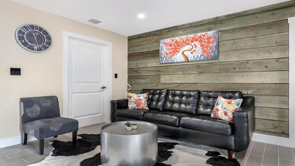 Blumenhaus Sleeps 6 Full Kitchen Plus Hot Tub Fredericksburg Bagian luar foto